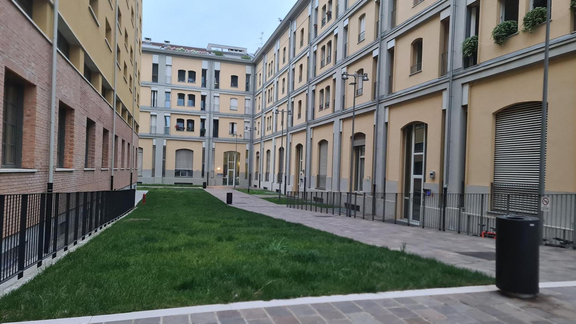 Milan Space Loft - Apartment Close To M5 Subway - Free Parking - Sky & Netflix Tv Bagian luar foto